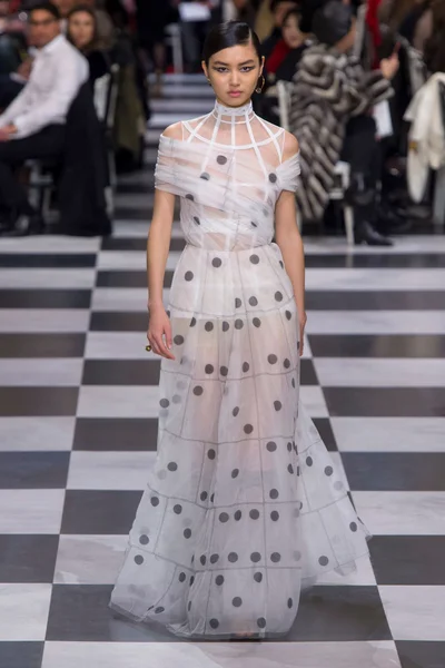 Look 8